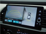 ◆マルチビューカメラシステム◆運転席から見づらい前後左右を、ナビ画面の映像で確認。見通しの悪い交差点や狭い道でのすれ違い、駐車などをサポートします。
