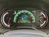 視認性の高いメーター類で、運転に必要な情報を的確に把握できます。安全運転をサポートします。