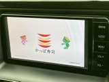 停車中に楽しめる映像機能が搭載されています。長距離移動や待ち時間も快適に過ごせる、嬉しい装備ですね。