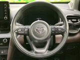 手に馴染むステアリングは、快適なドライビングをサポートします。操作性にも優れ、運転の楽しさを高めます。