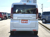 新車と同様の保証(有料)がつけられます。また各地域の店舗に最新の大型整備工場とプロメカニックが常駐しておりアフターメンテナンスもお任せください。