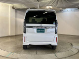 車検や点検・整備も大阪トヨペットにお任せください。お客様の快適なカーライフを長く安心サポートいたします。