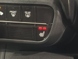 運転席にはシートヒーターが付いています!寒い日に便利な装備ですね。