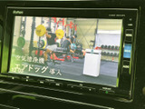 停車中には、地上デジタル放送をお楽しみいただけます。長距離移動の休憩時間に、ニュースや番組をチェックするのに便利です。