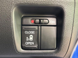 【パワースライドドア】スマートキーや運転席のスイッチでスライドドアの開閉が可能♪電動だから力を入れてドアを開ける必要が無く、小さいお子様でも、重い荷物を持っている時もラクに開け閉めできます♪