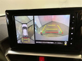 【パノラミックビューモニター】映像で、見づらい車両周辺の確認をアシスト。クルマを真上から見ているような映像を表示。 運転席から確認しにくい車両周囲の状況を把握。