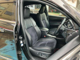自社整備工場併設! 納車整備からアフターフォローまでお任せください。 車検や定期点検、オイル交換はもちろん、ナビやドラレコ、バックカメラ、ETC等の取り付けも当店にお任せください。