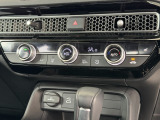 オートエアコンは運転席側と助手席側でそれぞれ自由に温度設定ができます。