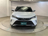 お車購入のポイントとなるフロントマスクです!シャープな目つきが印象的なデザインのヘッドランプです。