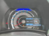 視認性の高いメーター類は、運転に必要な情報を一目で確認可能。デジタル表示で、よりスマートな印象を与えます。