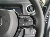 【ACC〈アダプティブ・クルーズ・コントロール〉】予め設定した車速内でクルマが自動的に加減速。前走車との適切な車間距離を維持しながら追従走行しドライバーの運転負荷を軽減します。