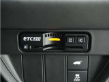 ◆ETC2.0装着◆進化したドライブ体験。料金収受システムだけだったETCが生まれ変わって、高速道路を賢く使うETC2.0に進化しました。多彩な情報サービスが便利で快適なドライブ体験を提供します。