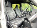 運転席シート廻りは使用感も少なく、良好な状態となっています。丁寧に使われていたことがよくわかりますね。