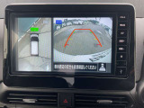 車を真上から見下ろしているかのように周囲の状況を把握して安心して駐車が行えるアラウンドビューモニターが付いています
