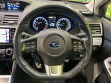 インテリアに合わせたデザインのステアリングは、運転される方のことも考え、運転しやすい形状、大きさです。是非一度、実際に触ってお確かめください。