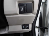 便利な片側電動スライドドア仕様です♪狭い駐車場などでは大活躍!ドアを支える手間もなし♪