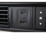 インパネトレーの下にはType-C(3A)のUSBジャックを備えています。