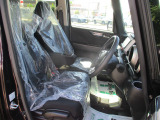 ゆったり設計の運転席で長時間ドライブも快適☆