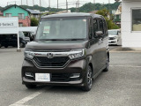 雨の日は中古車は選びにくいですよね。でも当店なら安心です。電話予約を頂ければ屋根下へ移動させて頂きます。雨でもじっくりご検討いただけます。