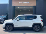 【ホイールアーチ】台形ホイールアーチはJeep伝統のデザインです。採用している理由は諸説ありますが、オフロードを走行する際にタイヤとボディが干渉しあわないよう配慮した作りにするためとなります。