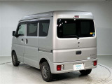 広い展示場にゆったりと展示をしております。ベビーカーでもゆっくりと車をご覧いただけますよ!