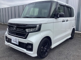 ご納車までの期間ですが、県内のお客様は1、2週間、県外のお客様は2、3週間ほどでご納車が可能となります。ただし、お支払いや書類の状況によっては多少の前後もありますので、その際には何卒ご了承下さい。