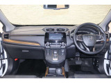 操作性に優れた運転席となります!小物入れや各ボタンの配置にこだわり、使いやすいです!座り心地もよく視認性も良好なのでロングドライブもお任せ下さい!