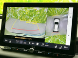 バックモニターが狭い場所での駐車をサポート。周囲の状況を分かりやすく表示し、安全な運転を支援します。ガイドライン表示で、より正確な駐車が可能です。