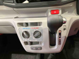 納車前にはプロのメカニックが、各部の点検を行います。ディーラーにしか出来ない品質、そしてサービスできっと満足していただけると思います!