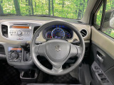 【純正革巻きステアリング】上質な革を使用することで、手にしっかり馴染みとても運転しやすいハンドルです♪