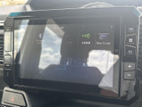 多彩なソースに対応し、車内でのエンターテイメントを充実。お好みの音楽やラジオを快適に楽しめます。操作も直感的に行えます。