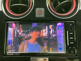 停車中に楽しめるTV機能で、待ち時間を快適に過ごせます。お気に入りの番組や映像で、リラックスしたひとときを演出します。
