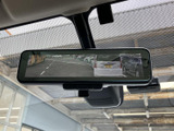 雨天時でもクリアな視界を確保。簡単に操作でき、安全な運転をサポートする頼もしい相棒です。