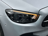 人間工学をもとに設計されたメルセデス・ベンツのシートは、柔らか過ぎず長距離のドライブでも疲れにくい構造になっております。車の運転で腰に負担を感じられる方は是非一度お試しください。