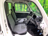 ドライバーによって運転しやすいポジションは異なり、あの車はどうなのか不安なこともありますよね。気になるお車は店頭で乗り込んでご確認いただけます♪
