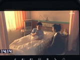 停車中に楽しめるTV機能。長時間の移動も退屈しません。家族や友人と一緒に、旅の思い出を共有できます。(※運転中の視聴は法律で禁止されています)。