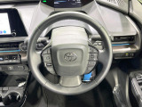 【純正革巻きステアリング】上質な革を使用することで、手にしっかり馴染みとても運転しやすいハンドルです♪