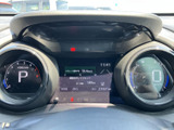 視認性の高いメーターで、運転に必要な情報をしっかり把握。走行状況を的確に把握でき、安全運転に貢献します。