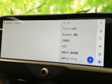 設定項目もひと目でわかりやすいディスプレイ。快適なドライブをサポートする機能が満載です。Bluetooth接続で、お気に入りの音楽を楽しみませんか?