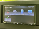 CDやBluetooth接続で、お好みの音楽を楽しめます。多彩な再生機能で、快適な車内空間を演出してくれるでしょう。