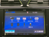 様々な情報を表示できるモニター画面で、ドライブがより快適に。車両情報や設定変更も簡単に行えます。