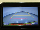 バックモニター付きで駐車も安心です。