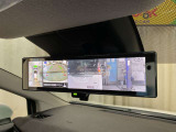アラウンドビューモニターが付いていて、お車を空から見たような目線で駐車できます