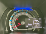 視認性の高いメーター類が、運転に必要な情報を分かりやすく表示します。運転状況を常に把握し、安全運転を心がけましょう。