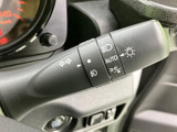 操作しやすいウインカーレバーで、スムーズな車線変更をサポート。直感的な操作感で、安全運転をサポートします。使いやすさを追求しました。