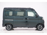 県内13店舗にて常時500台以上ダイハツ車を展示中です。見て、触って、納得のいく一台をぜひ見つけてください。