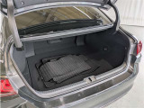 トランクルームもしっかりとしたスペースが御座いますよ! 意外と奥行きが深くかなりの量のお荷物を積み込むことが出来ます!