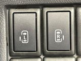 【両側パワースライドドア】スマートキーや運転席のスイッチで後席両側スライドドアの開閉が可能♪電動だから力を入れてドアを開ける必要が無く、小さなお子様でも簡単に開け閉めでき快適です♪