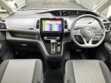 2列目シートからの眺めも良好です。車窓からの景色を楽しみながら、リラックスした時間を過ごせます。
