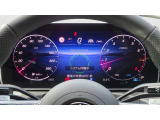 高いレベルの知性を備えたメルセデスの「インテリジェントドライブ」は、ドライバーの疲労を軽減し、安全かつ快適なドライブの一助となります。